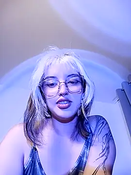 Snapshot of Blueee_cat chatting on March 2026 07:24:01 AM Blueee cat online show from March 2026 07:24:01 AM