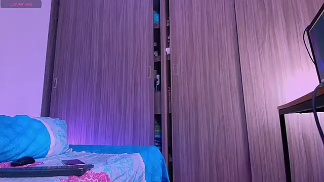 dreamsussi online show from April 2026 10:12:02 PM