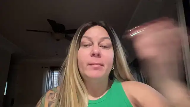 Snapshot of number1slut chatting on February 2026 01:11:02 PM number1slut online show from February 2026 01:11:02 PM