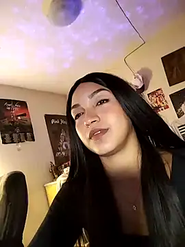 FallsForHerSmile online show from April 2026 04:59:02 AM