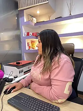 isabella horney  online show from February 2026 01:52:02 PM