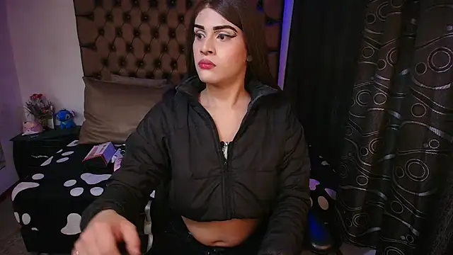 lailahdark online show from April 2026 08:32:01 PM