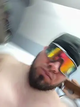 JJunioorr online show from March 2026 07:31:01 PM