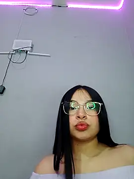 Anne Mia online show from November 2025 09:42:02 AM