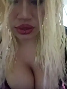 Lorenitaaaai online show from February 2026 11:43:01 PM