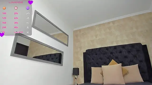 Layla Mackenzie online show from March 2026 04:57:01 AM