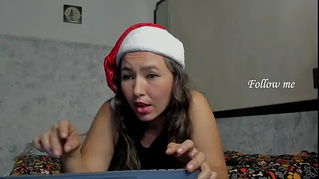 marly charm  online show from December 2025 01:11:01 AM