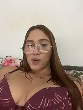 ruivinha2006 online show from June 2026 04:24:02 AM