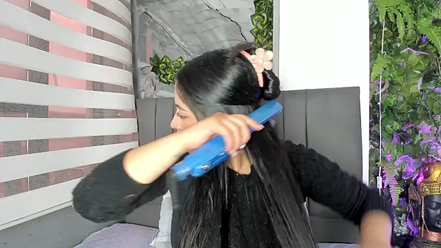 vela-kimm online show from December 2025 07:31:02 PM