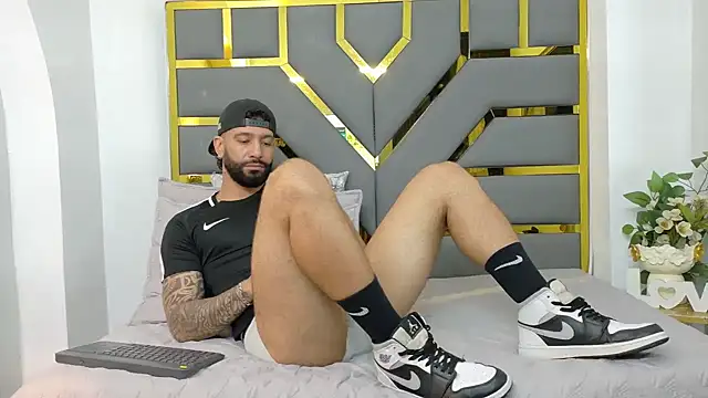 yorbymaxx online show from October 2025 02:14:02 PM