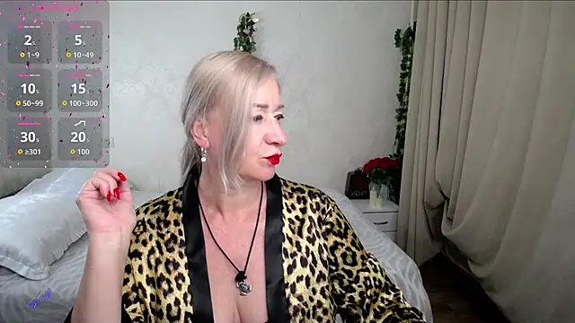 Snapshot of hunters_woman chatting on July 2026 04:00:01 PM hunters woman online show from July 2026 04:00:01 PM