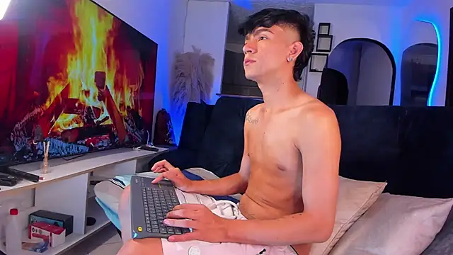 Snapshot of Steven_baby69 chatting on October 2025 12:50:02 AM Steven baby69 online show from October 2025 12:50:02 AM