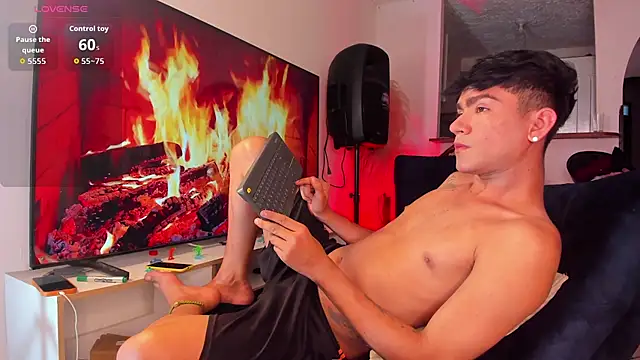 Snapshot of Steven_baby69 chatting on November 2025 06:13:02 AM Steven baby69 online show from November 2025 06:13:02 AM