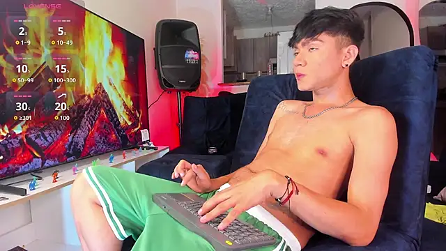 Snapshot of Steven_baby69 chatting on November 2025 03:43:02 AM Steven baby69 online show from November 2025 03:43:02 AM