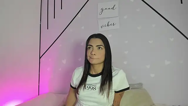 MiahCornell  online show from April 2026 07:44:02 PM