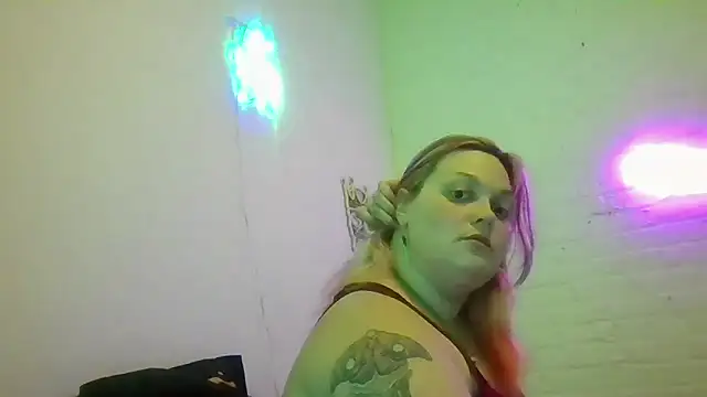 Jynxthefoxyfuck online show from December 2025 03:01:02 AM