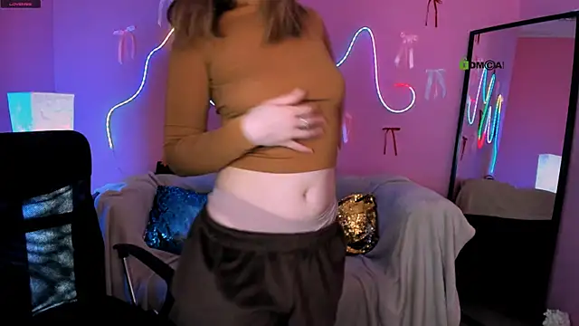 eva smiith  online show from March 2026 06:52:02 AM