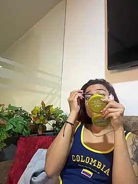 Snapshot of amber_sparkle chatting on July 2026 12:20:02 PM amber sparkle online show from July 2026 12:20:02 PM