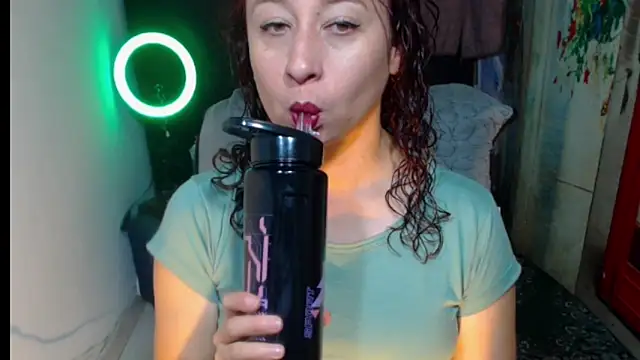 Milf Valeria online show from November 2025 02:06:01 PM