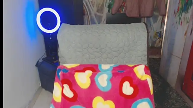 Milf Valeria online show from November 2025 04:07:01 PM