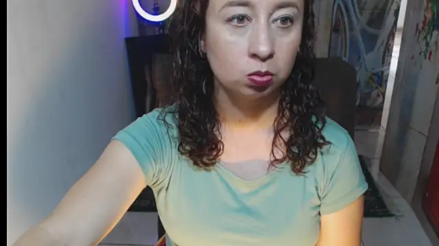 Milf Valeria online show from December 2025 05:21:02 PM