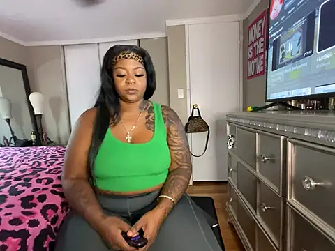 ShesTheOne 444 online show from June 2026 10:47:02 PM