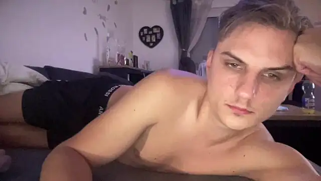 Snapshot of Sweetbooy90 chatting on October 2025 09:59:01 PM Sweetbooy90 online show from October 2025 09:59:01 PM