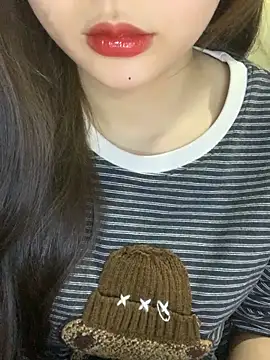 Snapshot of Linhtruong_ chatting on February 2026 03:54:01 AM Linhtruong online show from February 2026 03:54:01 AM