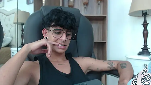 Ibratxandy online show from March 2026 07:20:02 PM