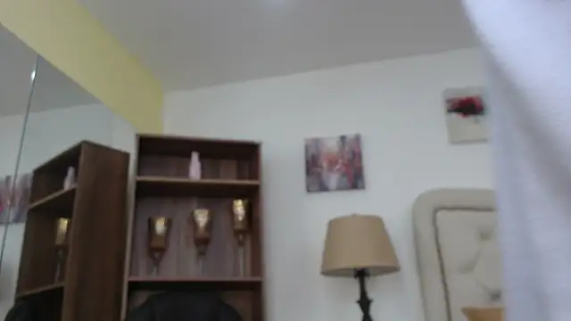 Ibratxandy online show from April 2026 07:00:01 PM