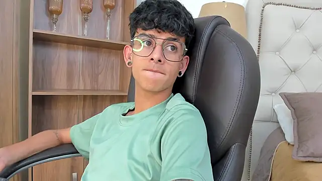 Ibratxandy online show from June 2026 02:33:01 PM