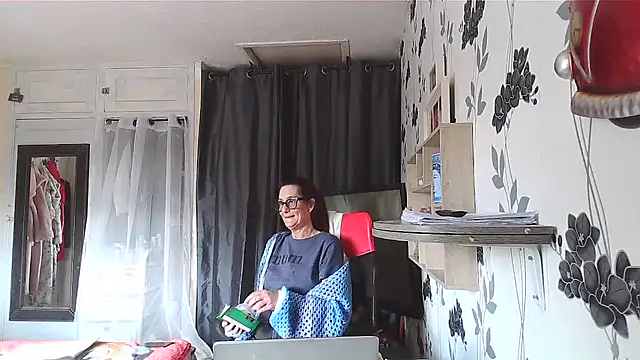 Mistress-Ivy51 online show from April 2026 12:41:01 PM