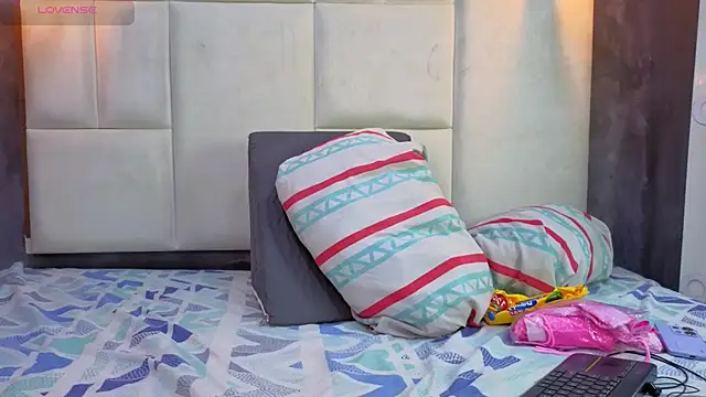 Rachel Donnelly online show from April 2026 01:14:01 AM