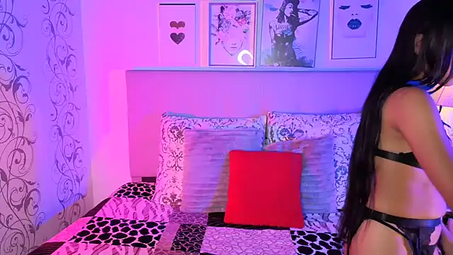 pocahontamoon online show from April 2026 03:36:02 PM