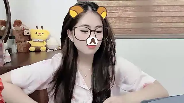 Snapshot of Amelia-babee chatting on November 2025 06:27:01 AM Amelia-babee online show from November 2025 06:27:01 AM