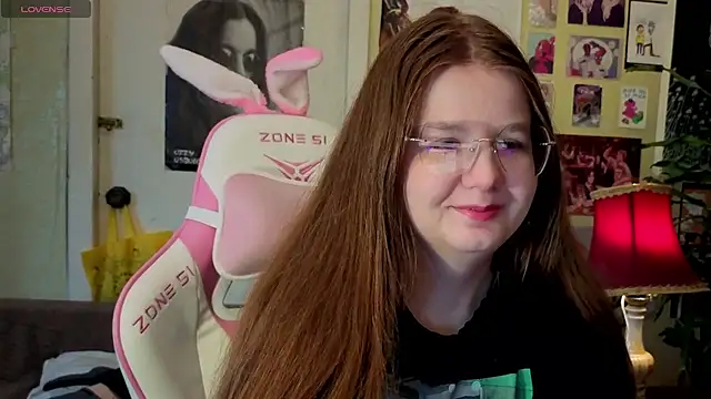 Sienna-Cow online show from October 2025 01:01:01 PM