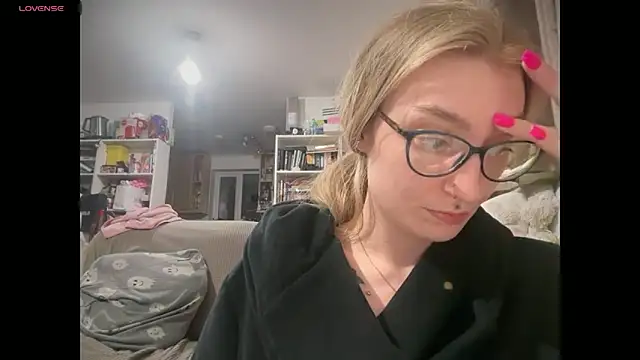 harleyblair online show from April 2026 10:01:02 PM