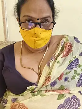 Snapshot of heera-rani chatting on July 2026 07:23:02 AM heera-rani online show from July 2026 07:23:02 AM