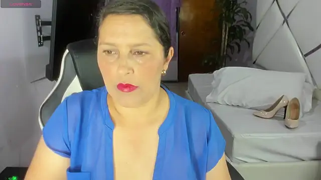 KikaDuque online show from December 2025 07:31:01 PM