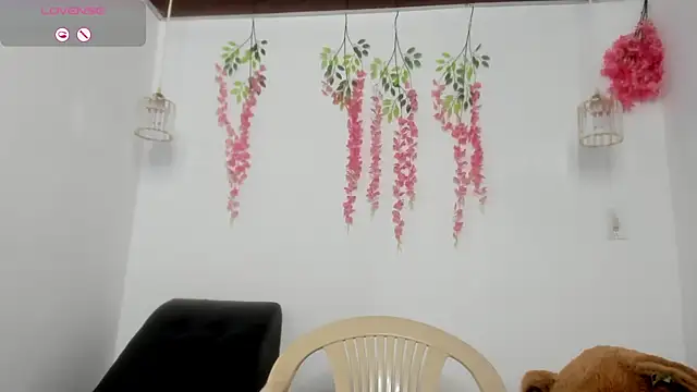 scarletbaker  online show from May 2026 02:46:01 PM