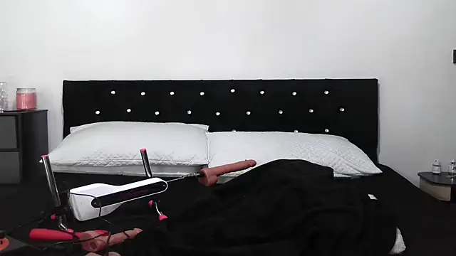 Snapshot of OliviaRyan22 chatting on March 2026 05:44:01 AM OliviaRyan22 online show from March 2026 05:44:01 AM