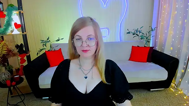 Snapshot of YourUniverser chatting on July 2026 10:32:02 AM YourUniverser online show from July 2026 10:32:02 AM