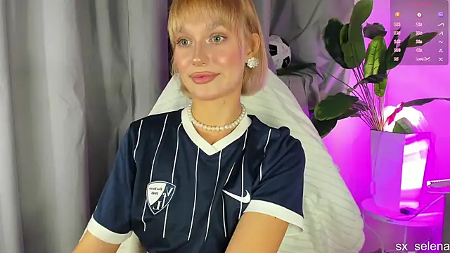 Snapshot of Ice_Strawberry chatting on July 2026 02:48:02 AM Ice Strawberry online show from July 2026 02:48:02 AM