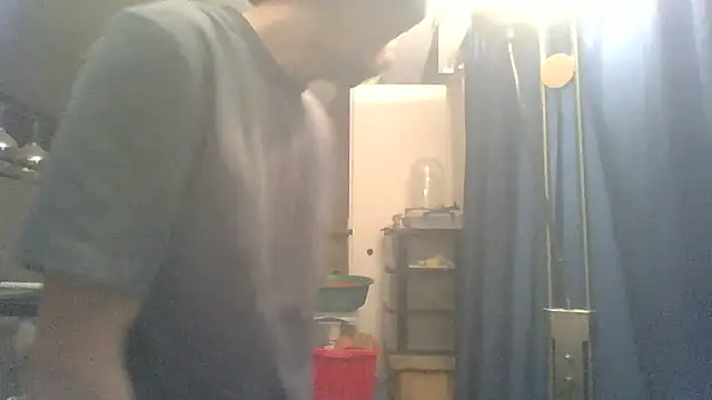 dikkefluit online show from April 2026 03:17:01 AM