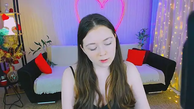 AlluringLookk online show from April 2026 07:58:02 PM