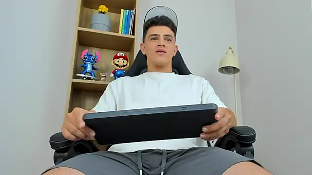 Mikecooper online show from April 2026 12:49:02 AM