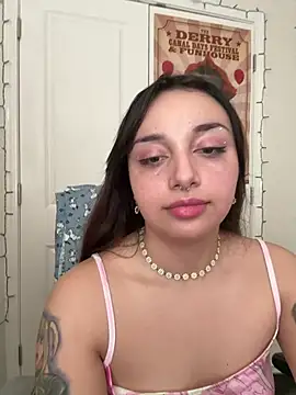 CharmingMaddie online show from February 2026 04:33:01 PM