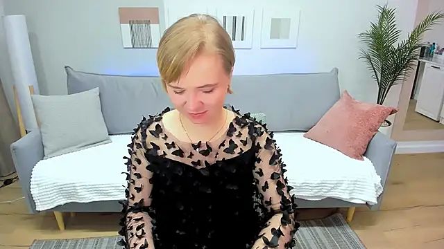 Snapshot of BellaSmitty chatting on April 2026 09:15:01 AM BellaSmitty online show from April 2026 09:15:01 AM