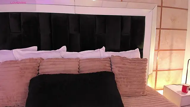 GretaVelvet online show from April 2026 07:55:01 PM