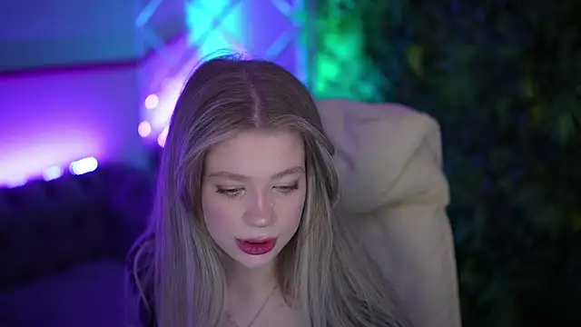 SandyLayy online show from April 2026 01:06:01 PM